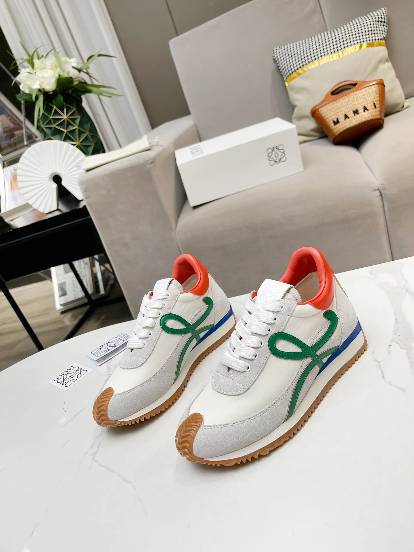 💕💕Factory direct selling price p520💕💕 Men’s code +10, women’s model: 35--39 (customized code 40 for women), men’s model: 40--44 (customized code 45 for men), 🔥🔥Hot LOEWE 2024 latest inner color block moral training shoes Forrest shoes, super good-looking, super versatile Color-blocked stitching upper, very high-end hidden inseam 4cm! The heel has a novel design, is soft and comfortable, and has an exclusive brand logo on the side. It will be rated as the most comfortable sneaker of the year and is a must-have for your shoe cabinet!  The upper is made of special original cowhide + original cloth imported from Australia. The cowhide insole / original private model is exclusively customized with a 1:1 outsole!  Complete set in original packaging.